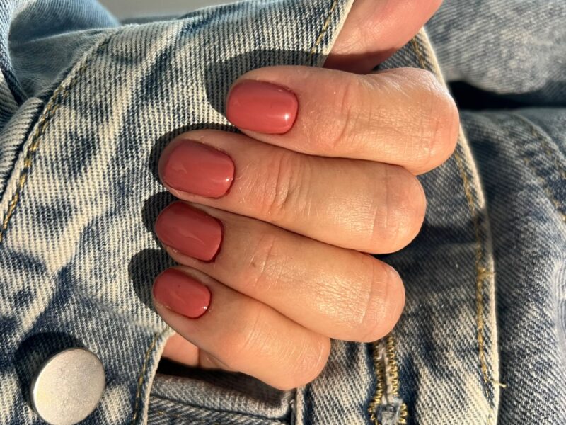 עדי בניית ציפורנים ולק ג'ל באיזור בית שמש והסביבה